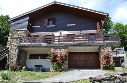 Bagneres-de-Luchon Ski Chalet | Bear chalet in Poubeau 8 minutes from peyragudes, 10 minutes from luchon, mountain view