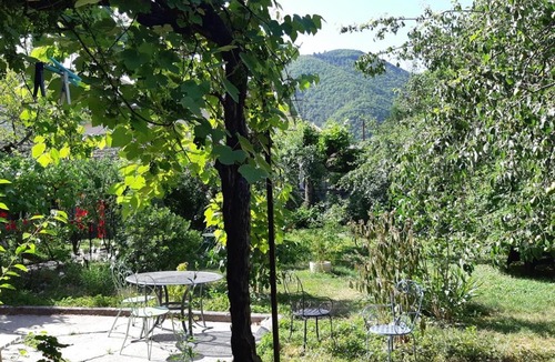 Digne-les-Bains Apartment | Beautiful apartment in Provençal residence with garden and WiFi