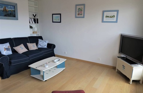 Perros-Guirec Apartment | Beautiful apartment with parking in the center of PERROS-GUIREC