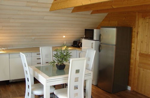 Plougoulm Apartment | BEAUTIFUL APARTMENT 150 M FROM THE BEACH, GARDEN, BBQ AND PRIVATE PARKING