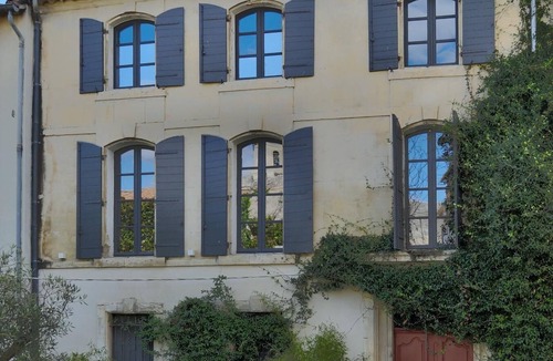Arles City Centre Apartment | Beautiful apartment in the heart of the Roquette district, comfort assured