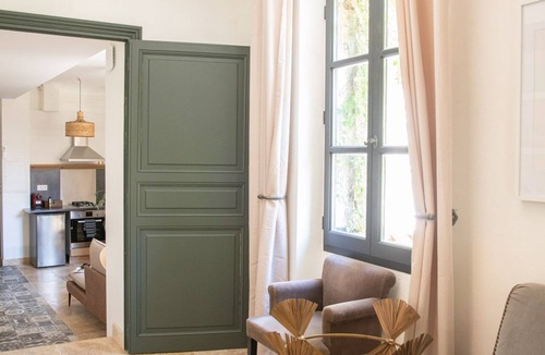 Arles City Centre Apartment | Beautiful apartment in the heart of the Roquette district, comfort assured