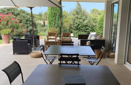 Les 3 Ponts House | Beautiful contemporary architect-designed home with a pool and garden set amid the garrigue