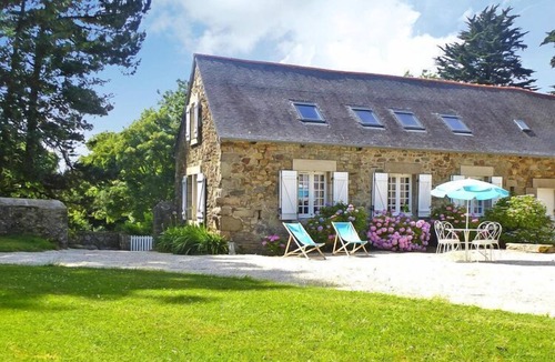 Plougrescant House | Beautiful country house on common property, Plougrescant