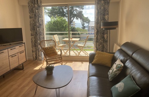 Saint-Quay-Portrieux Apartment | Beautiful sea view apartment 300 m from the beach
