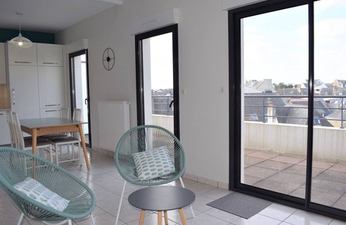 Perros-Guirec Apartment | Beautiful fully renovated apartment for 5 people in the center of PERROS-GUIREC
