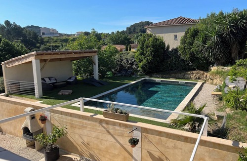 Comps Apartment | Beautiful ground floor apartment with swimming pool and parking space