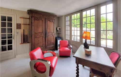 Etigny House | Beautiful Home In Étigny With Wifi