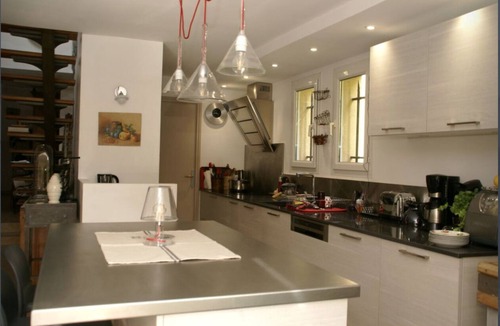 Sud House | Beautiful house, carefully decorated by an antiques dealer, very quiet.