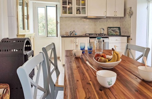 Valloria House | Beautiful private villa for 5 guests with WIFI, pool, TV, patio and pets allowed