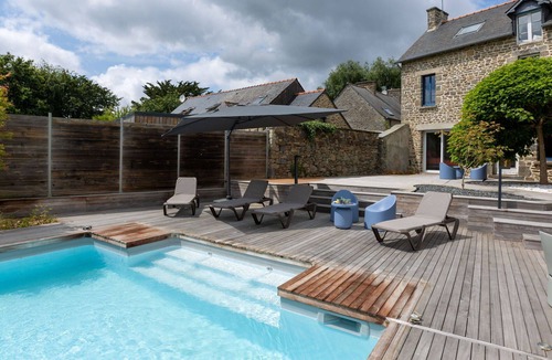 Le Tronchet Villa | Beautiful private villa for 12 people with WIFI, private pool, TV and terrace