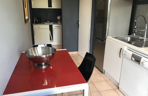 Saint-Gilles House | Beautiful south-facing Bastide with private garden and pool, lots of charm