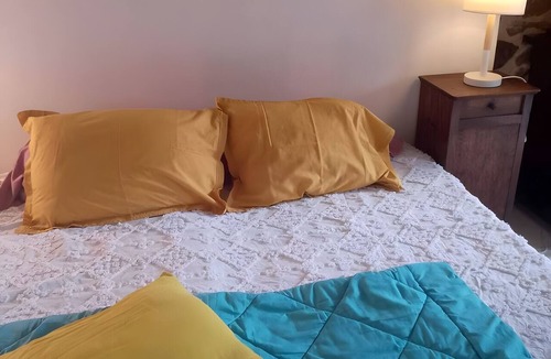 Le Minihic-sur-Rance Bed & Breakfast | Bed and Breakfast 'Chambre De Garel' with Wi-Fi