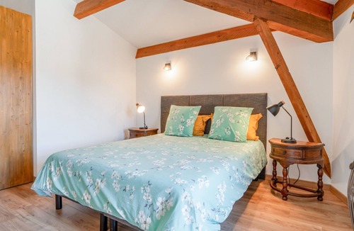 Domazan Bed & Breakfast | Bed and Breakfast 'Chambre Zen' with Wi-Fi and Air Conditioning