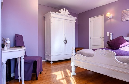 Beblenheim Bed & Breakfast | Bed and Breakfast 'Demeure D'antan - Chambre Cassandre' with Shared Terrace, Shared Garden and Wi-Fi