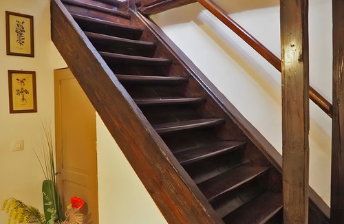 Beblenheim Bed & Breakfast | Bed and Breakfast 'Demeure D'antan - Chambre Esmeralda' with Shared Terrace, Shared Garden and Wi-Fi