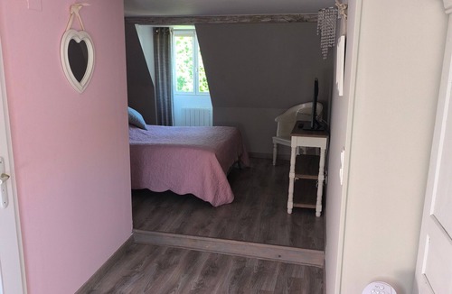Beblenheim Bed & Breakfast | Bed and Breakfast 'Demeure D'antan - Chambre Hortense' with Shared Terrace, Shared Garden and Wi-Fi