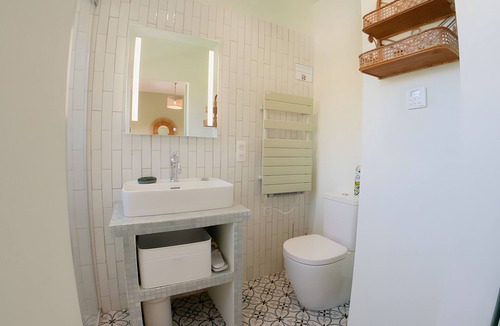 Speracedes Bed & Breakfast | Bed and Breakfast 'Diane' with Shared Pool, Wi-Fi and Air Conditioning