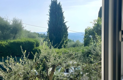 Speracedes Bed & Breakfast | Bed and Breakfast 'Diane' with Shared Pool, Wi-Fi and Air Conditioning