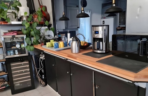 Coaraze Bed & Breakfast | Bed and Breakfast 'Perroquet' with Mountain View, Wi-Fi and Air Conditioning