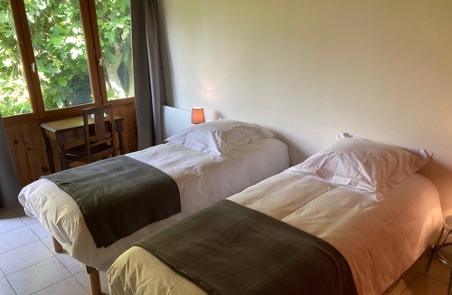 Penvenan Bed & Breakfast | Bed and Breakfast 'Ti Brao - Le Braz' with Shared Garden and Wi-Fi