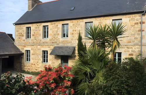 Penvenan Bed & Breakfast | Bed and Breakfast 'Ti Brao - Botrel' with Shared Garden and Wi-Fi