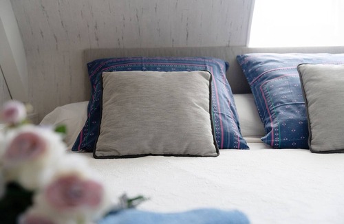 Saint-Meloir-des-Ondes Bed & Breakfast | Bed and Breakfast 'La Marine' with Shared Terrace, Shared Garden and Wi-Fi