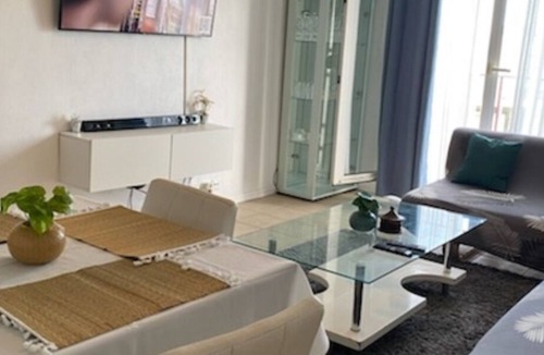 La Chapelle-Saint-Luc Apartment | Bel Appartement Sécurisé, Calme et Sans Vis-à-vis, Proche de Toutes Commodités