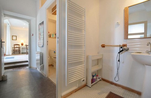 Grisolles Apartment | Bel appartement au Château de Fontanas