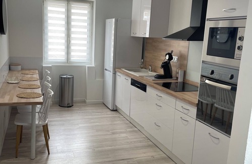 Faubourg Apartment | Bel Appartement Cosy Proche de la Maison Carrée, Idéal Pour une Famille