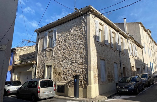 Faubourg Apartment | Bel Appartement Cosy Proche de la Maison Carrée, Idéal Pour une Famille