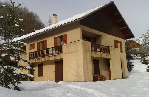 Villars-Colmars Apartment | Bel Appartement Rénové Dans Chalet, Très Spacieux 120 m2, Confortable ,convivial