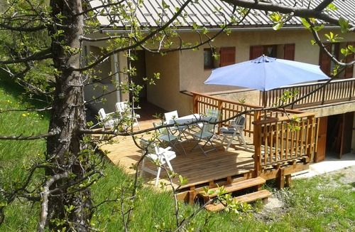 Villars-Colmars Apartment | Bel Appartement Rénové Dans Chalet, Très Spacieux 120 m2, Confortable ,convivial