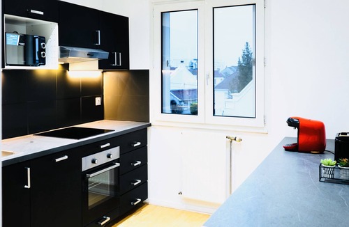 Troyes Apartment | Bella Luna II - Elégant Appart Centre Ville - Parking Gratuit- Wifi Ultra Rapide