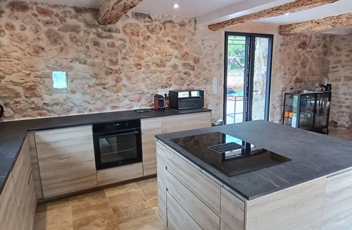 Ampus House | Bergerie en Pierre Dans la Campagne Provençale