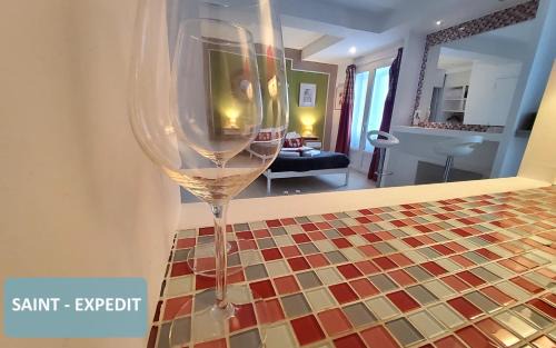 Lourdes Hotel | Bernadette' Cosy Flat - 3 minutes walk main door to sanctuary entrance- Old Town - Bernadette de Soubirous's neighborhood - Chapel for Prayer on site