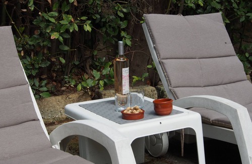 Domazan House | Between Avignon and Pont du Gard Mas Provencal for 2 to 4 people