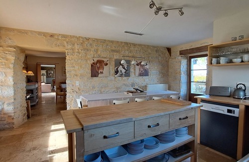 Laval Cottage | Between Sarlat and Rocamadour gîte Les Poujades 11personnes. private pool.
