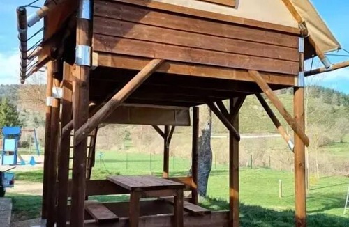 Le Change House | BIVOUAC TENT on wood and canvas stilts, without sanitary facilities for 2 people 2 people
