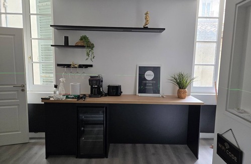 Perigueux Apartment | Black Passion Room