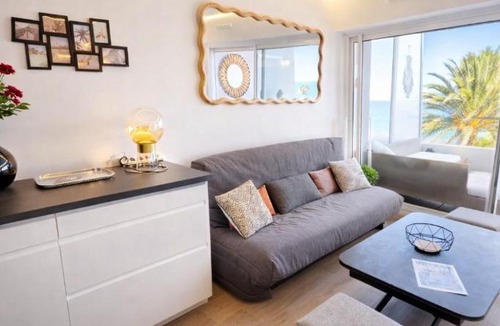 Villeneuve Loubet Beach Apartment | BlueParadise, T2 en Duplex, 4 personnes, AC, Vue Mer & Terrasse