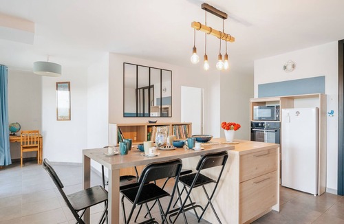 Beaussais-sur-Mer House | Bol d'Air by Interhome