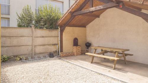Troyes Apartment | BonAppart 1 - Charme Napoléonien & Confort - Climatisation