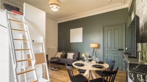 Troyes Apartment | BonAppart 13 - Charme Napoléonien & Confort - Climatisation