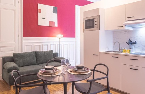 Troyes Apartment | BonAppart 4 - Charme Napoléonien & Confort - Climatisation