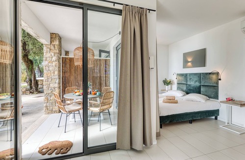 Ventimiglia House | Boutique Pool Apt. Balzi Rossi - Roma 2, Ventimiglia, Italy