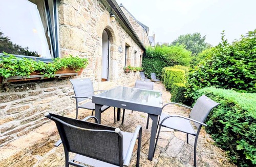 Plouegat-Moysan Cottage | Breton cottage for 4 people near Morlaix | Jacuzzi