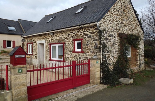 Ploezal House | Breton house 2 bedrooms bathroom/living room/kitchen