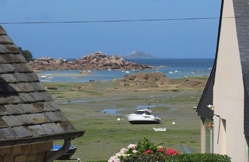 Tregastel House | Breton house with garden 50m from Ste Anne bay