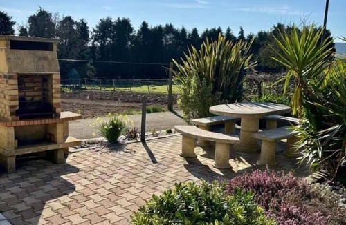 Tredaniel Apartment | Breton longhouse with garden in Trédaniel